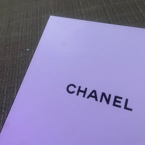 Authentic Chanel Gift Box Only White Black Empty 8.5 x 8.5 x 4 Tissue Paper Card - Picture 8 of 10